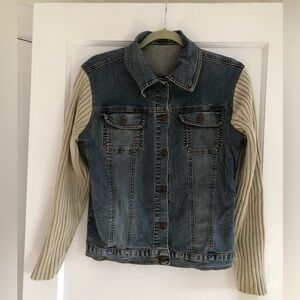 Vintage jean jacket with sweater sleeves size 38 euro/size 8 US good condition